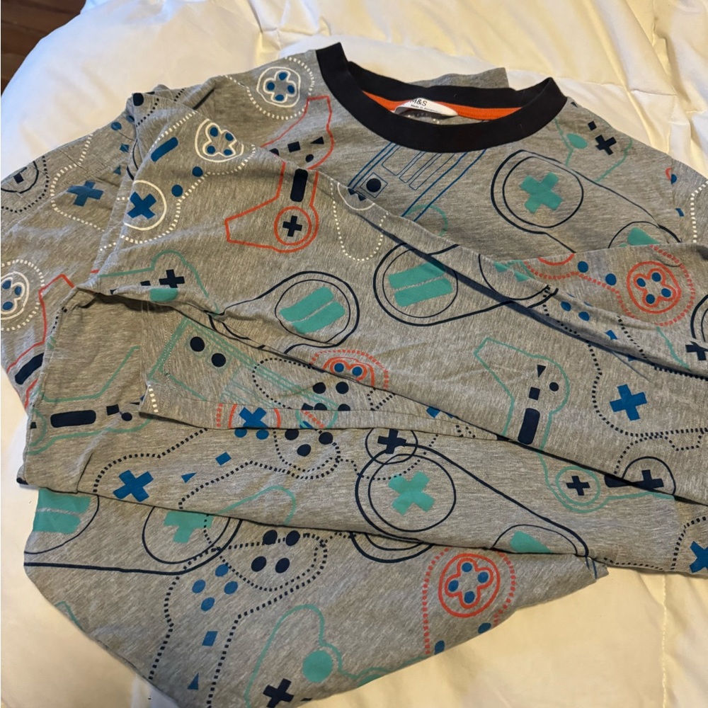 M&S kids gaming pjs! Excellent condition!